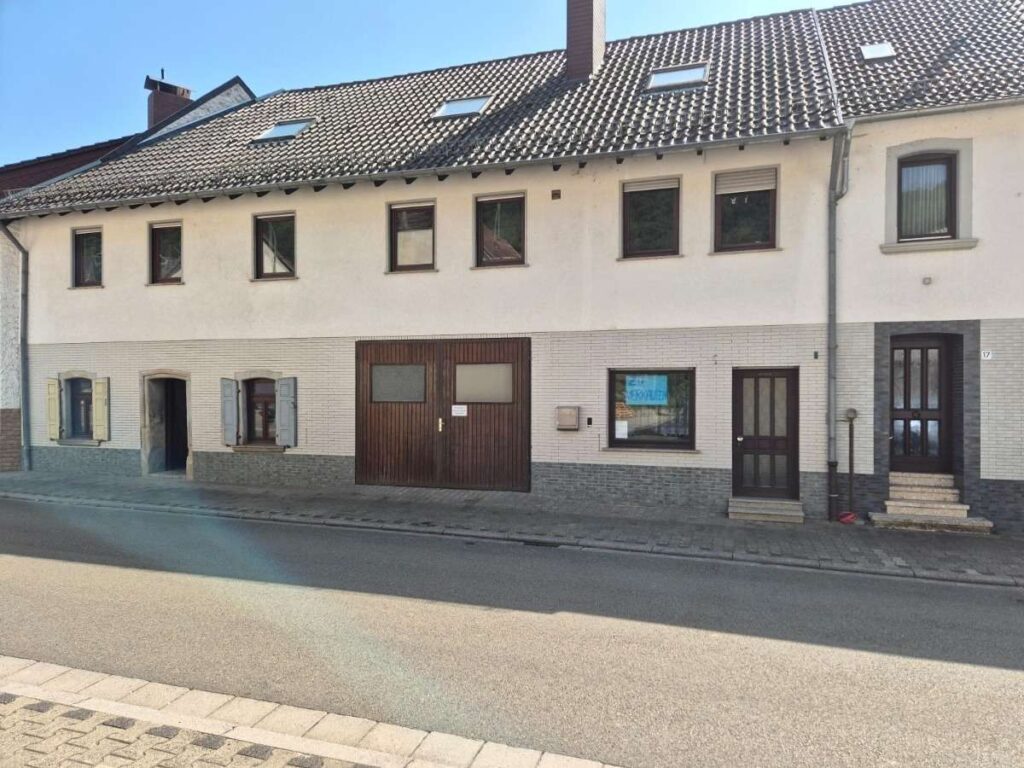 Straßenansicht