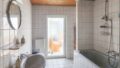 Badezimmer OG mit Balkonzugang