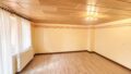 Schlafzimmer mit Zugang zum Balkon - (KI generiert)