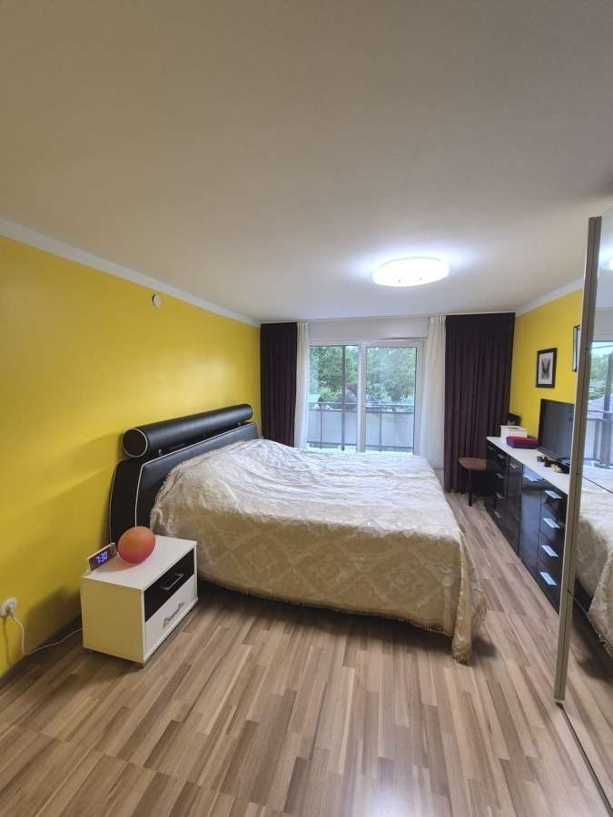 Schlafzimmer mit Balkon