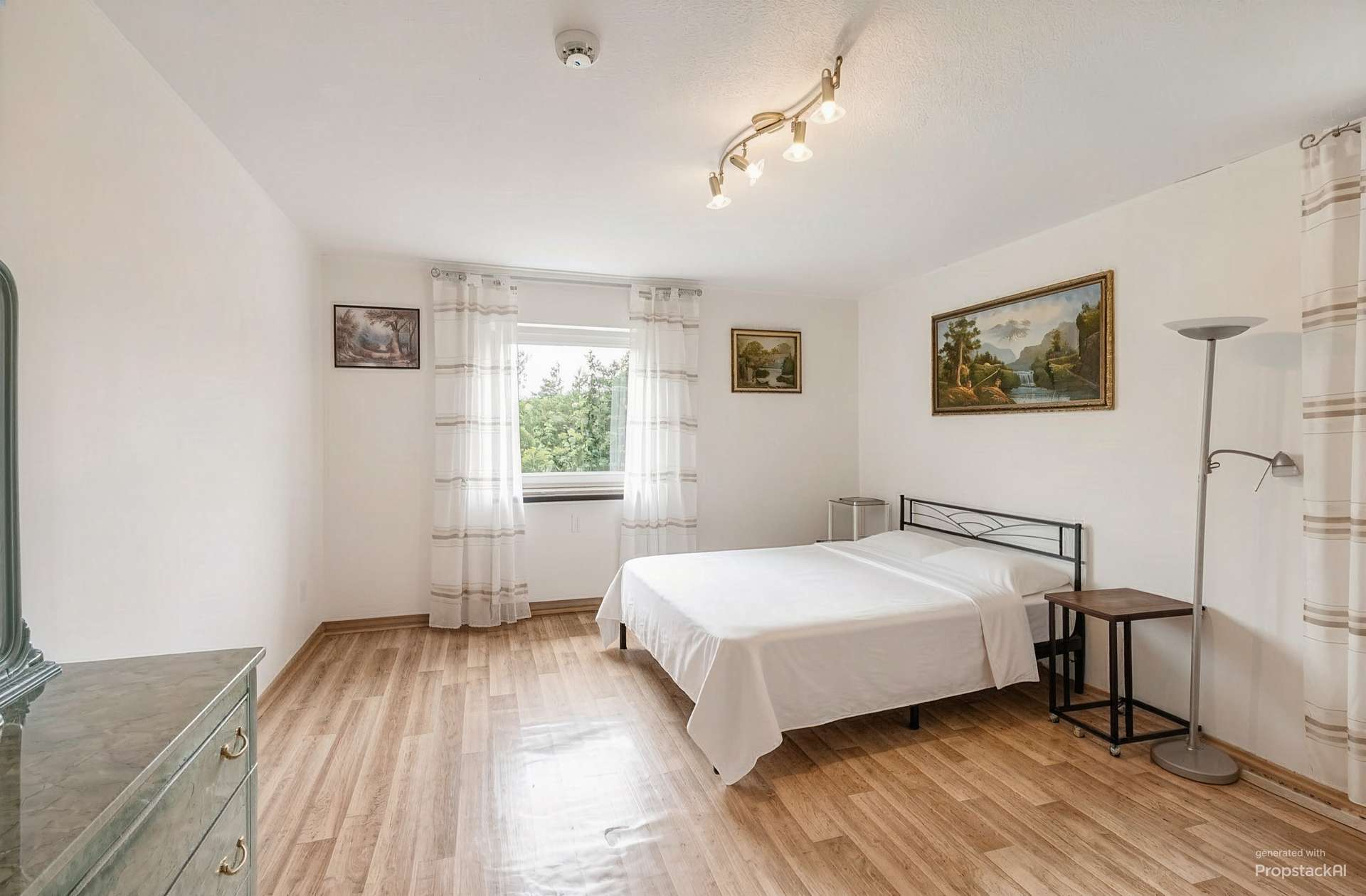 Schlafzimmer 1