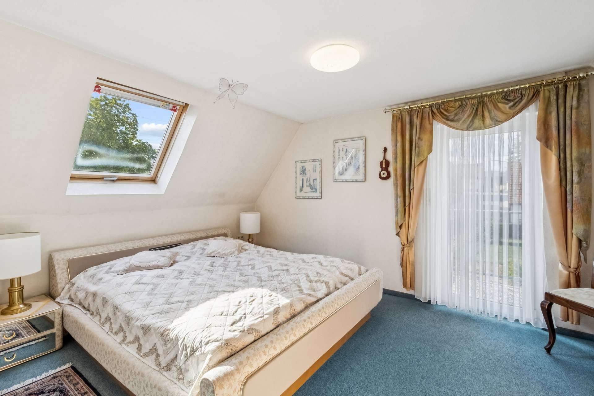 Schlafzimmer DG