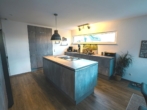 Küche - Design-Stadtvilla der Extraklasse – Luxusambiente, Wellness-Sauna & A+ Energieeffizienz
