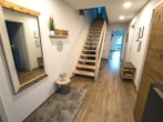 Flur EG - Design-Stadtvilla der Extraklasse – Luxusambiente, Wellness-Sauna & A+ Energieeffizienz