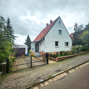 Einfamilienhaus mit Weitblick, neuem Heizsystem und schönem Gartenbereich – ideal zum Neugestalten, 67725 Börrstadt, Einfamilienhaus