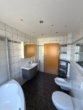 Badezimmer - Stilvolle DHH klimatisiert mit Garten, Terrasse & Keller – 4 Etagen in bester Lage