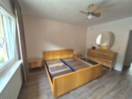 Schlafzimmer 1 EG - Ein-Zwei-Familien unter einem Dach – liebevoll renoviertes, freistehendes Zuhause mit Charakter