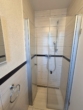 Gäste WC mit Dusche - Zeitgemäße DHH mit Pultdach, Wärmepumpe & Terrasse – Attraktive Anlagechance in Wartenberg-Rohrbach