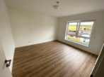 Schlafzimmer 1 - Energieeffizienzklasse A+ Neubau-EFH in Schwedelbach – zeitlose Architektur & elegante Ausstattung