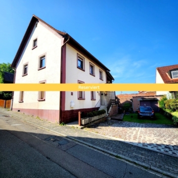 Freistehendes Ein- Zweifamilienhaus mit Garten, Garage – Sanierungsobjekt mit Potenzial -reserviert, 67707 Schopp, Einfamilienhaus