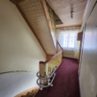 Treppenhaus im 1 OG - Freistehendes Ein bis Zweifamilienhaus mit großem Garten und Garage – Sanierungsobjekt mit Potenzial