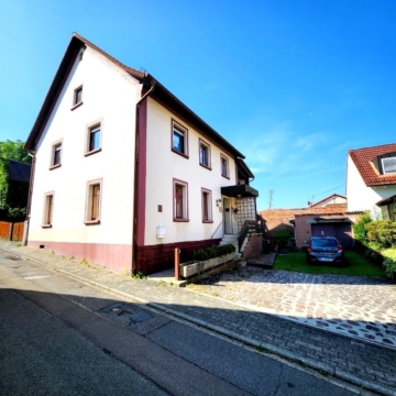 Freistehendes Ein bis Zweifamilienhaus mit großem Garten und Garage – Sanierungsobjekt mit Potenzial, 67707 Schopp, Einfamilienhaus