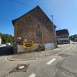 Hausansicht seite 1 - Ausbauhaus-Traum zum Selbstausbau mit circa 700 m² Grundstück in Horschbach