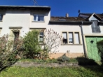 Straßenansicht - Liebevoll erhaltenes Bauernhaus mit 3 modernisierten Wohneinheiten, ideal für kreative Wohnkonzepte