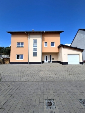 319 m² Wohnkomfort pur: Großzügiges, zeitloses EFH mit Wohlfühlambiente und zeitgemäßer Wärmepumpe, 67722 Winnweiler, Einfamilienhaus